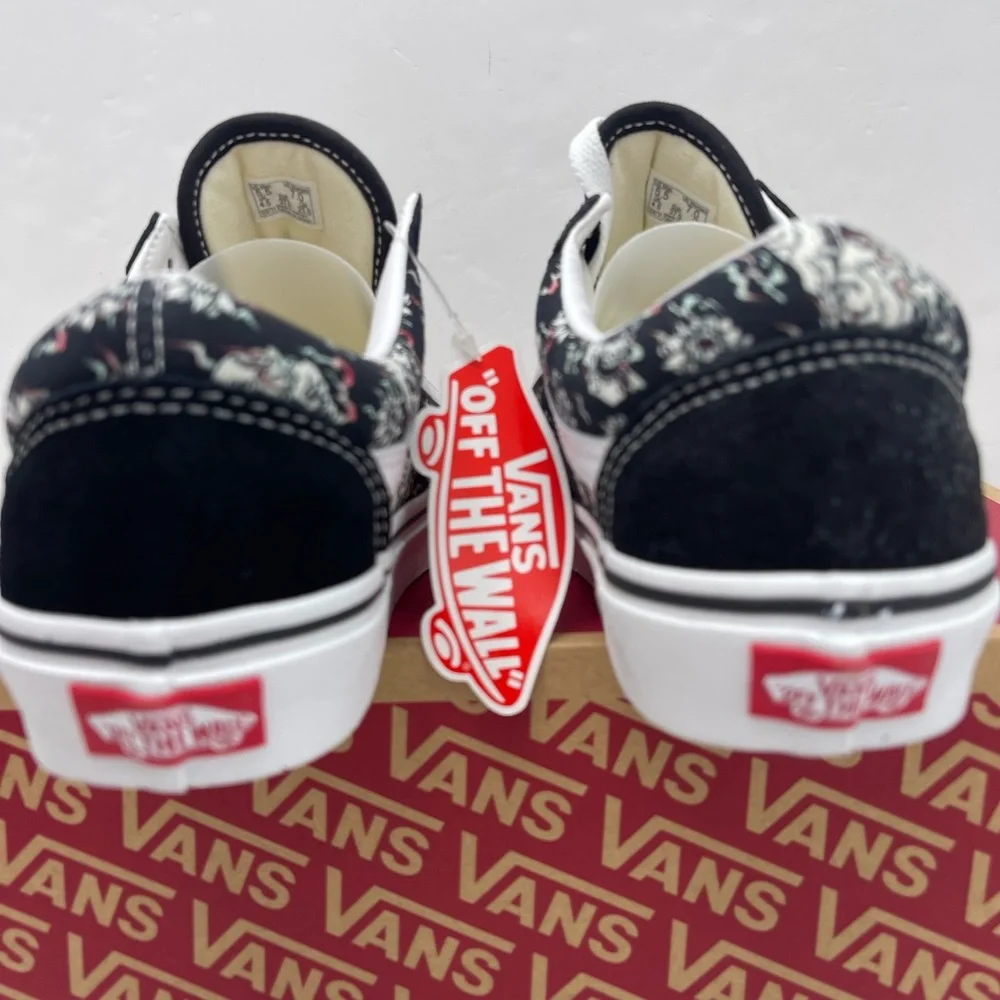 Vans Men’s Old Skool
(Flash Skulls)Multi/True White Sneakers 
VN0A38G118C - Picture 11 of 16